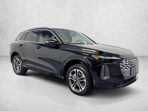 Mythos Black Metallic 2026 Audi Q5
