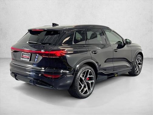 Mythos Black Metallic 2027 Audi SQ6 e-tron Premium Plus