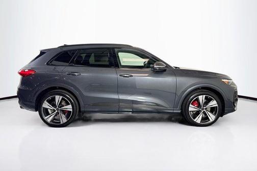 Tambora Flame 2026 Audi SQ5 3.0T Prestige