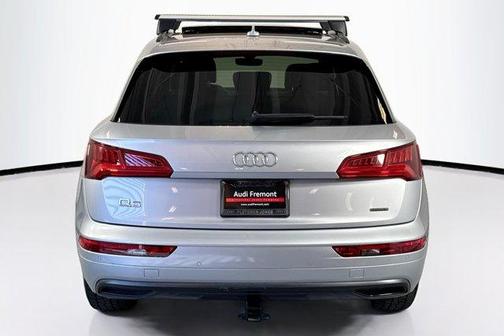 Florett Silver Metallic 2019 Audi Q5 2.0T Premium Plus