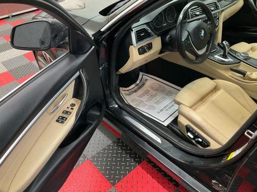 2017 BMW 330 i xDrive