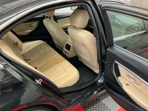 2017 BMW 330 i xDrive