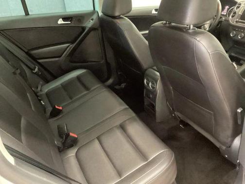 2016 Volkswagen Tiguan SE