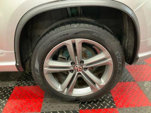 2017 Volkswagen Tiguan 2.0T Sport