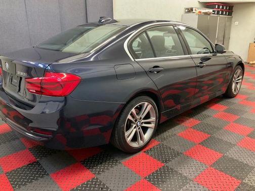 2017 BMW 330 i xDrive