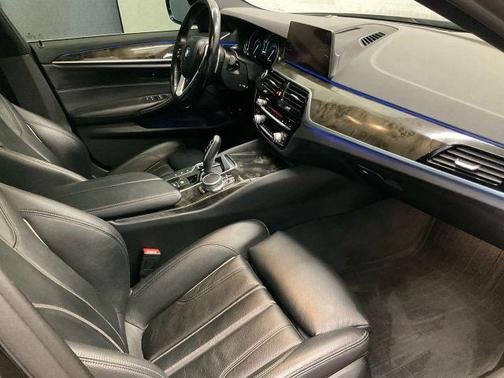 2019 BMW 530e xDrive iPerformance