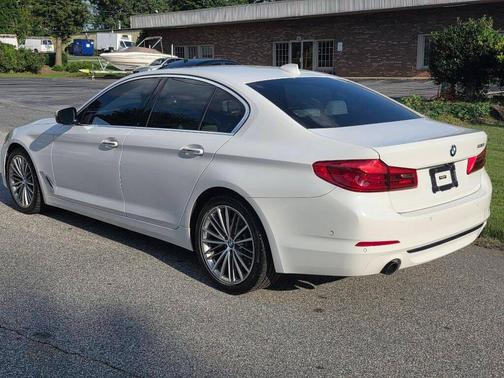 White 2017 BMW 530 i