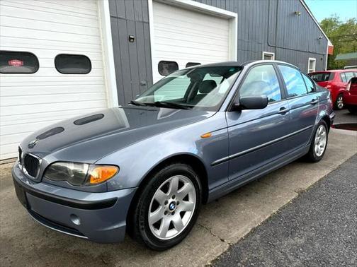 2004 BMW 325 325i Sedan