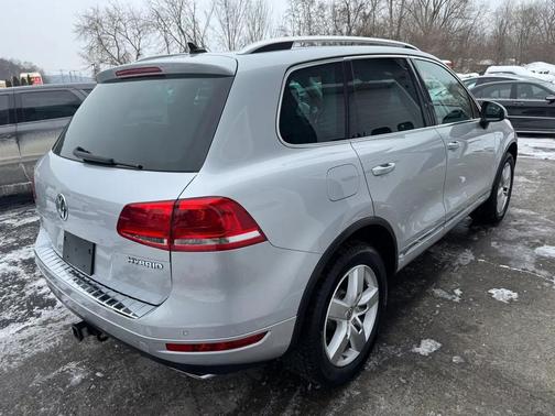 Silver 2011 Volkswagen Touareg Hybrid Base