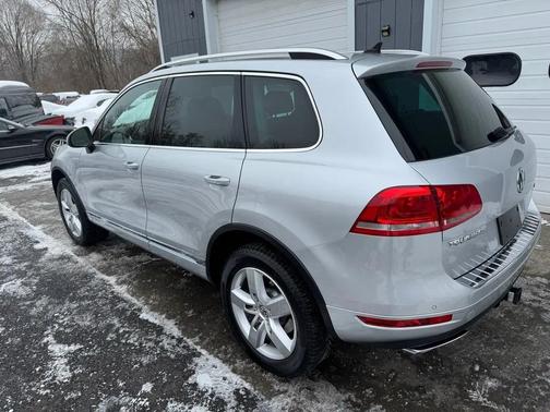 Silver 2011 Volkswagen Touareg Hybrid Base