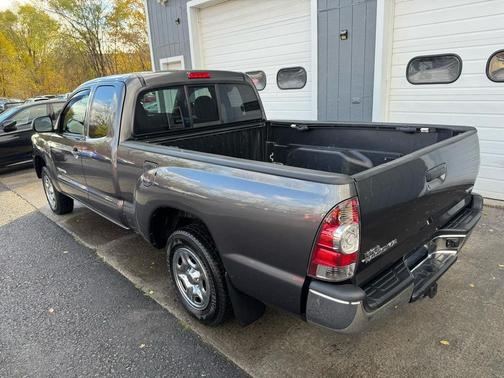 2013 Toyota Tacoma Base