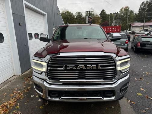 2020 RAM 3500 Laramie Crew Cab 4x4 8' Box