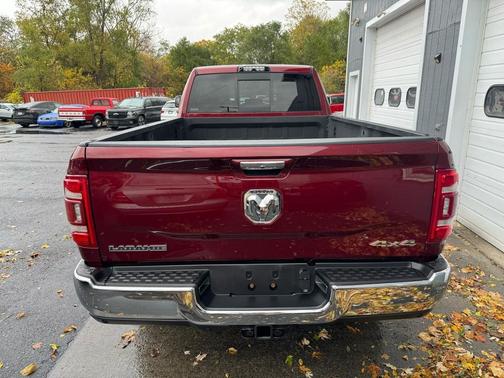 2020 RAM 3500 Laramie Crew Cab 4x4 8' Box