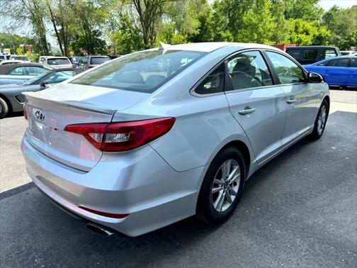 2017 Hyundai SONATA SE