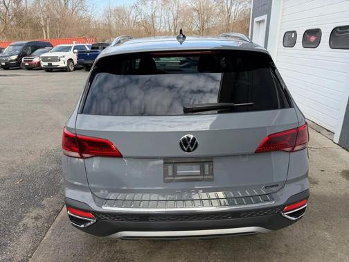 2022 Volkswagen Taos SE