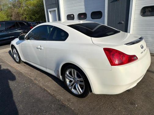 Moonlight White 2010 INFINITI G37 Base