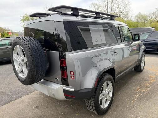 Eiger Gray Metallic 2020 Land Rover Defender 110 SE