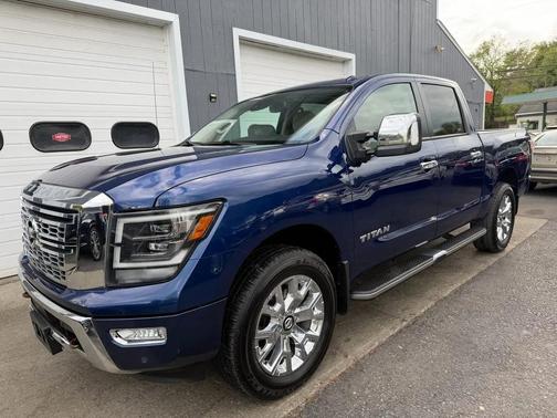 Deep Blue Pearl 2021 Nissan Titan SL