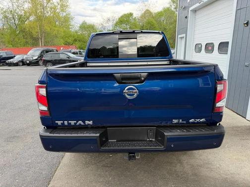 Deep Blue Pearl 2021 Nissan Titan SL