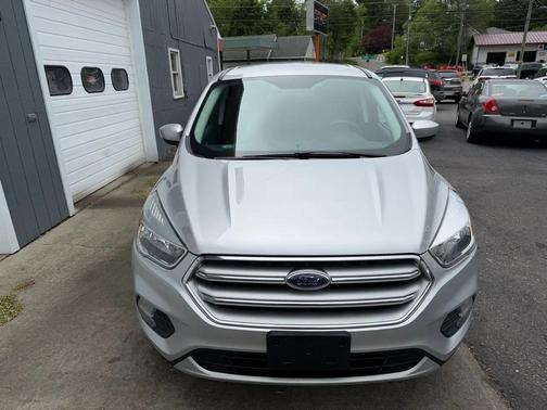 Silver 2017 Ford Escape SE