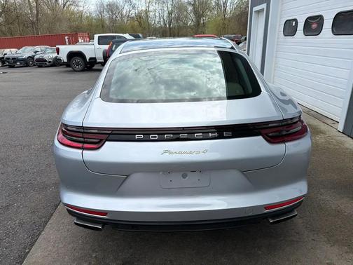 Silver 2018 Porsche Panamera 4