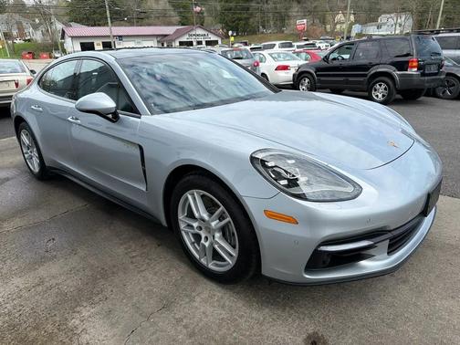 Silver 2018 Porsche Panamera 4