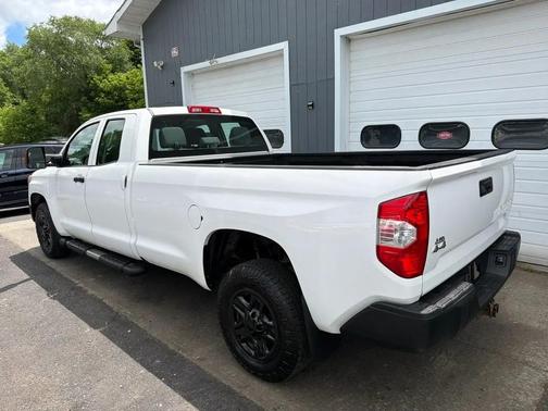 Super White 2017 Toyota Tundra SR