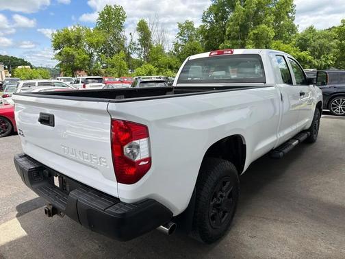 Super White 2017 Toyota Tundra SR
