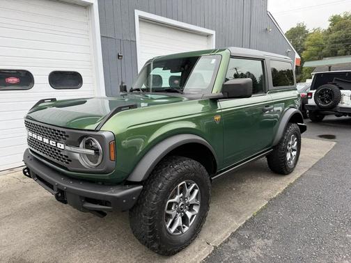 Eruption Green 2022 Ford Bronco Badlands
