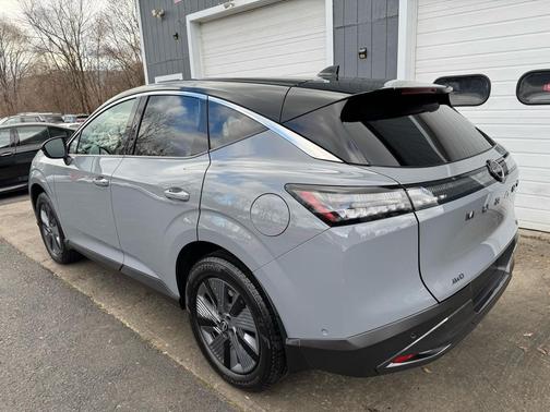 2025 Nissan Murano SL
