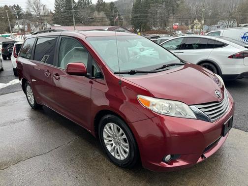 2014 Toyota Sienna XLE