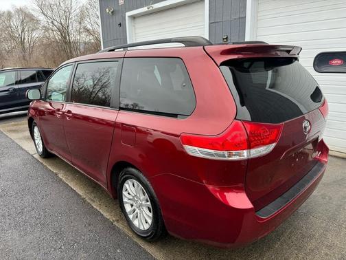 2014 Toyota Sienna XLE