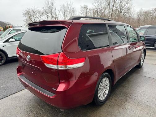 2014 Toyota Sienna XLE