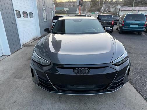 2022 Audi e-tron GT Prestige