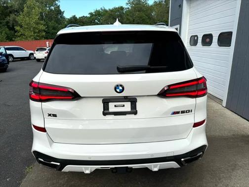 2021 BMW X5 M50i