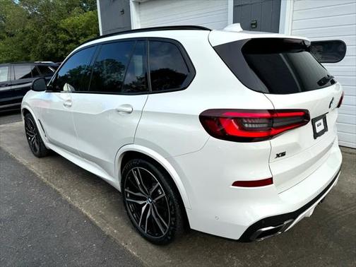 2021 BMW X5 M50i
