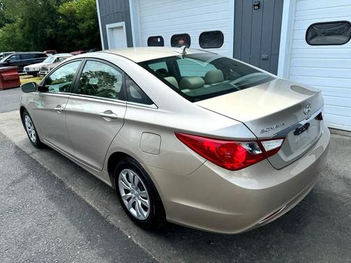 2011 Hyundai SONATA GLS
