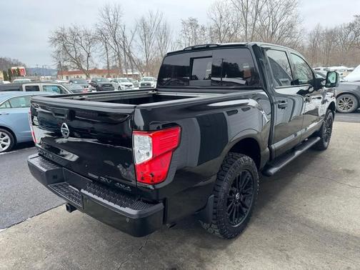 2018 Nissan Titan SV