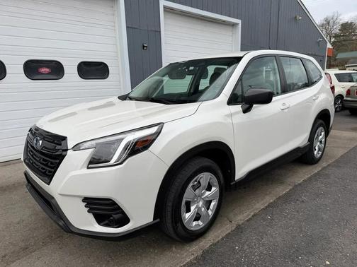 Crystal White Pearl 2022 Subaru Forester Base