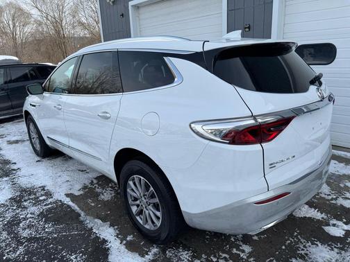 2023 Buick Enclave Essence AWD
