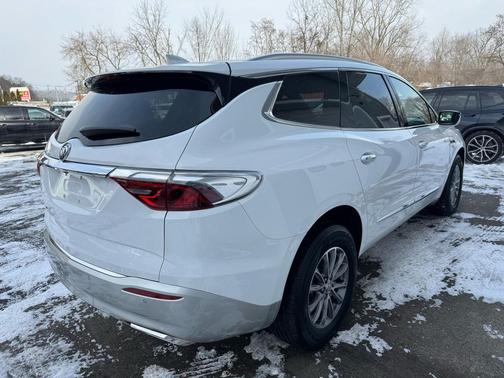 2023 Buick Enclave Essence AWD