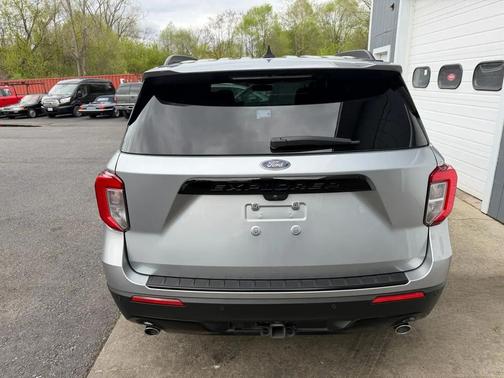 Iconic Silver Metallic 2023 Ford Explorer ST-Line
