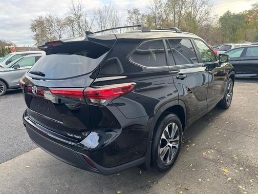 2023 Toyota Highlander XSE