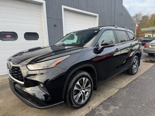 2023 Toyota Highlander XSE