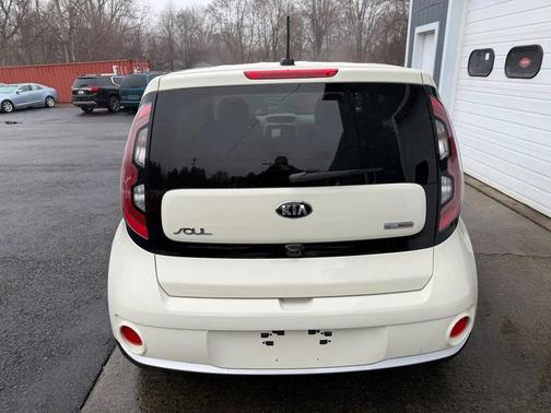 2018 Kia Soul EV Base
