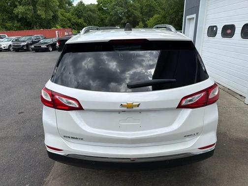 White 2018 Chevrolet Equinox LT
