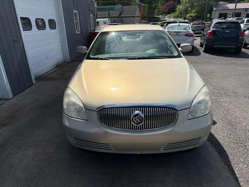 Gold 2008 Buick Lucerne CXL
