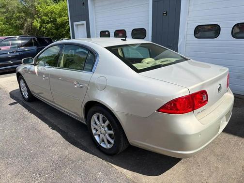 Gold 2008 Buick Lucerne CXL