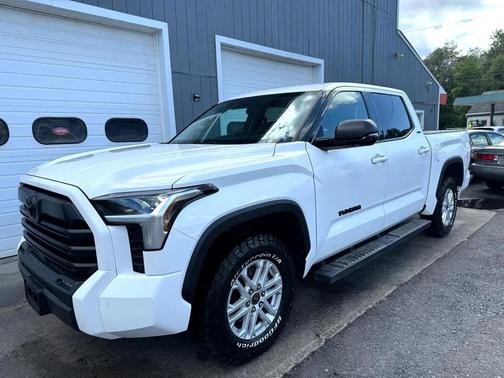 2022 Toyota Tundra SR5