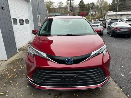 2021 Toyota Sienna XLE 7 Passenger